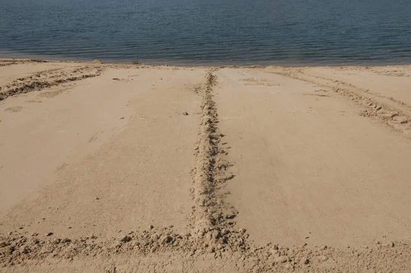 Flusslandschaft Mit Sandbank Ufer Bei Niedrigen Wasserständen — Stockfoto