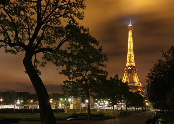 Eiffel Tower at night — Stock Photo, Image