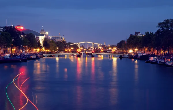 马海丽布鲁格或瘦桥阿姆斯特丹的晚上 — 图库照片