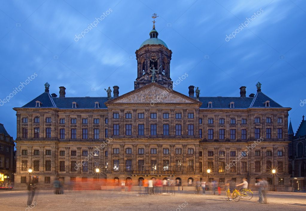 Palazzo Reale di Amsterdam in Piazza Dam - Foto Stock ...