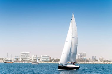 Larnaca Körfezi 'nde yat gezisi. Kıbrıs