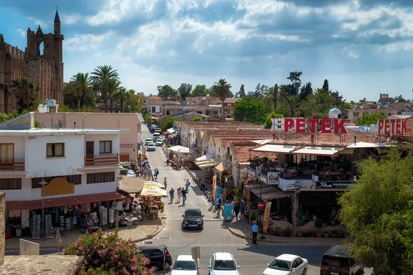 Famagusta Chipre Junho 2019 Vista Cidade Famagusta Com Cafés Restaurantes — Fotografia de Stock