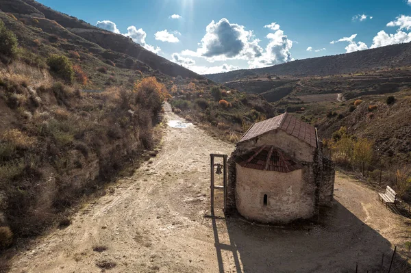 Agios Amvrosios Köyü Yakınlarındaki Saint Elisabeth Agia Elisavet Ortaçağ Şapeli — Stok fotoğraf