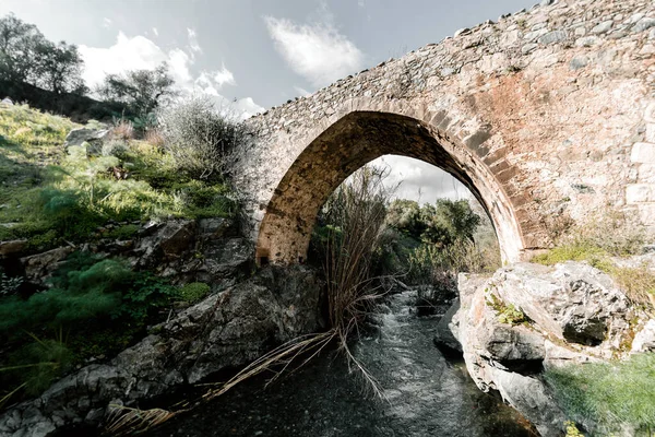 Średniowieczny Wenecki Kamienny Most Akapnou Nad Rzeką Vasilikos Dystrykt Limassol — Zdjęcie stockowe