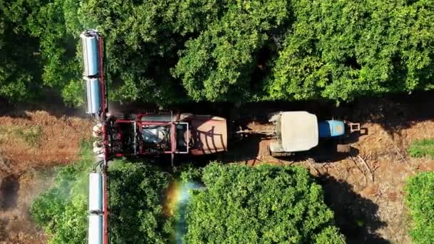 Vista Aérea Tractores Pulveriza Fertilizantes Líquidos — Vídeos de Stock