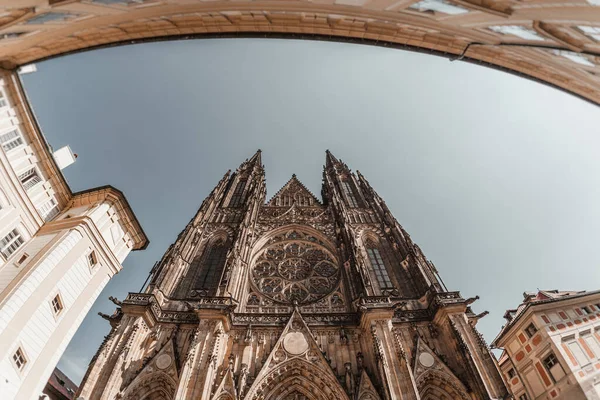 Vista Baixo Ângulo Catedral São Vito Praga República Checa — Fotografia de Stock