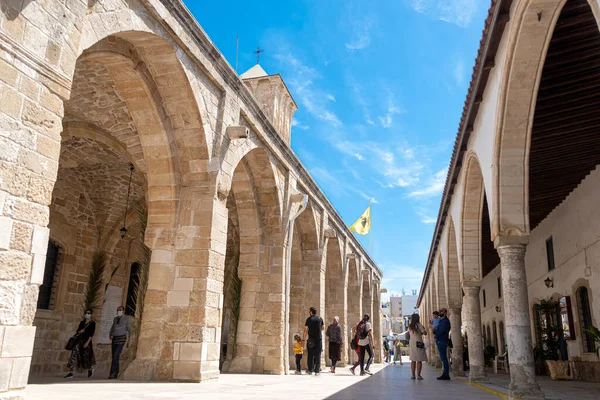 Larnaca Kıbrıs Nisan 2022 Saint Lazarus Kilisesini Ziyaret Eden Insanlar — Stok fotoğraf