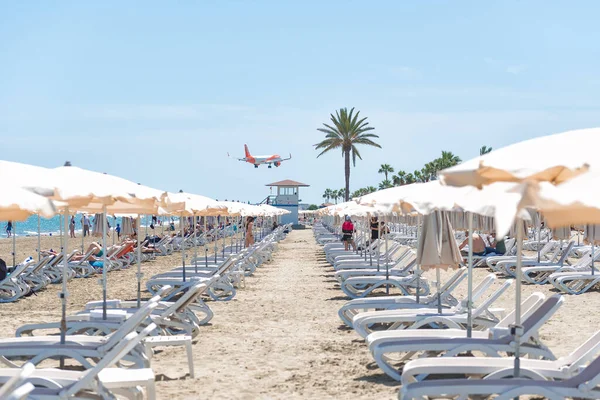 Ларнака Кипр Апреля 2022 Вид Пляж Маккензи Посадка Самолета Easy — стоковое фото
