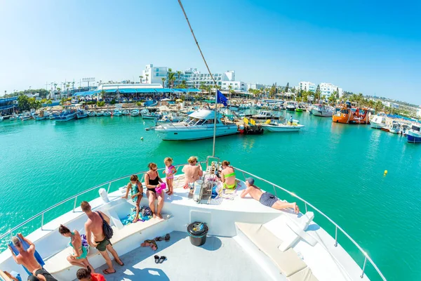 Ayia Napa Cipro Agosto 2022 Escursione Barca Con Turisti — Foto Stock