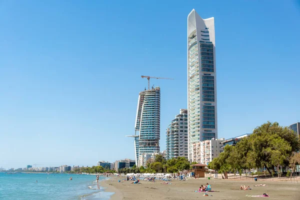 Limassol Chipre Abril 2022 Akti Olympion Beach Modernos Rascacielos Residenciales —  Fotos de Stock