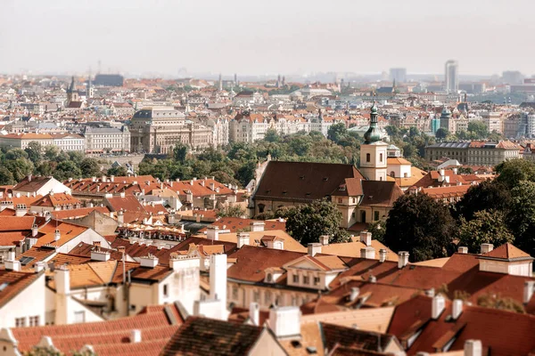 Střechy Prahy Vyvýšený Pohled Národním Divadlem Pozadí — Stock fotografie