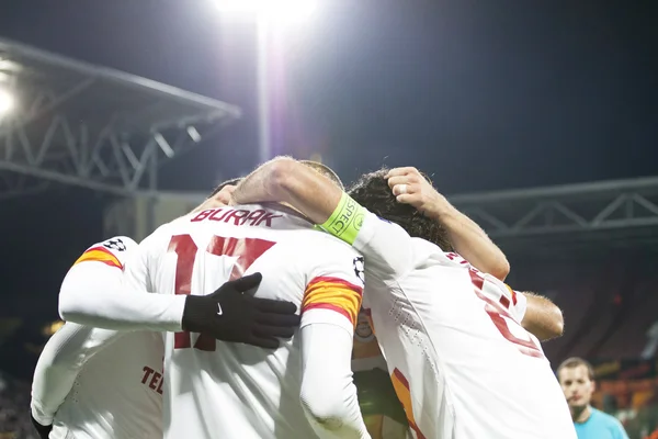 Galatasaray team after scoring a goal, CFR Cliuj-Napoca vs Galatasaray istambul footbal match — Stock Photo, Image