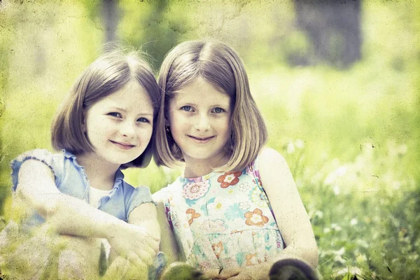 Girls playing in summer park — Stock Photo, Image