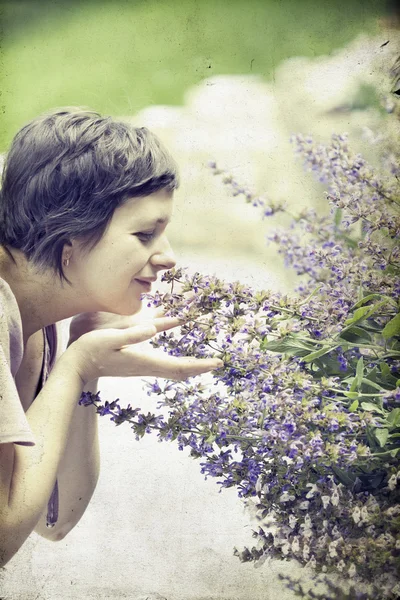 Girl in the park — Stock Photo, Image