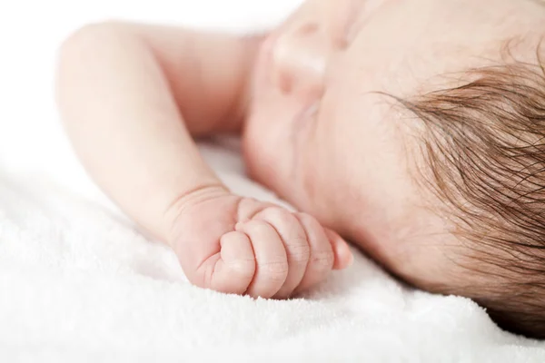 Neugeborenes Baby schläft friedlich — Stockfoto