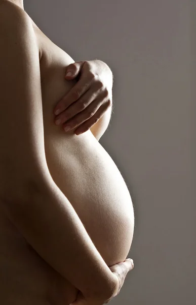 Ventre de la femme enceinte — Photo