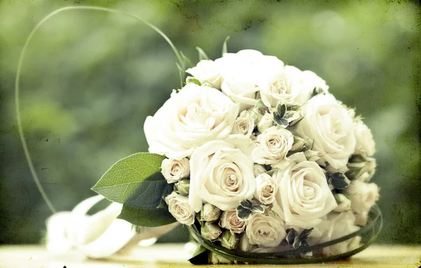 Vinobraní fotografie bílé svatební kytice — Stock fotografie