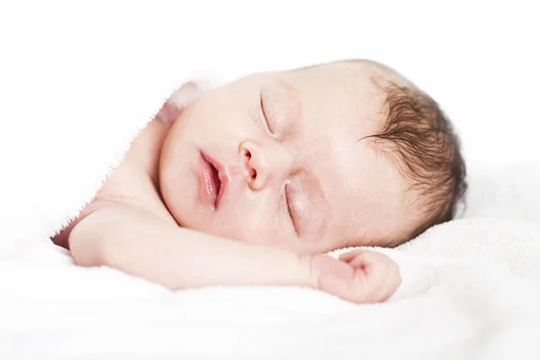 Nyfödda barn sover fridfullt — Stockfoto