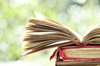 eski kitap açıldı