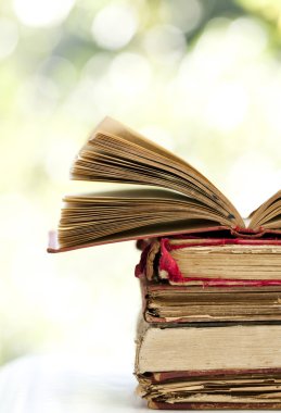 eski kitap açıldı