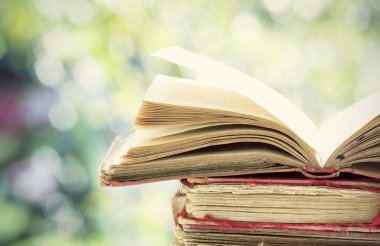 eski kitap açıldı