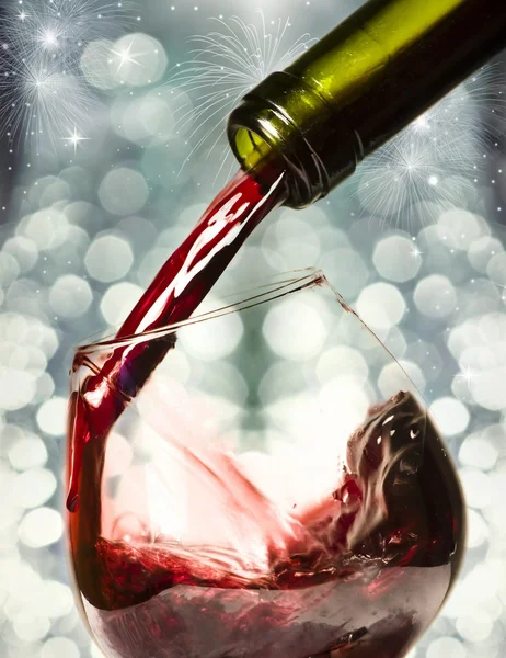 Pouring red wine — Stock Photo, Image