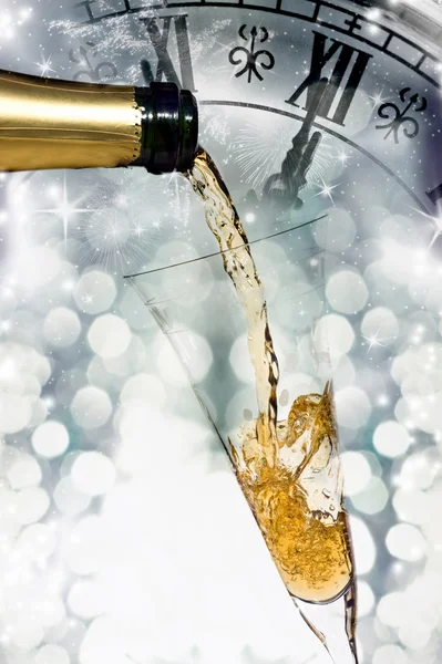 Pouring champagne — Stock Photo, Image