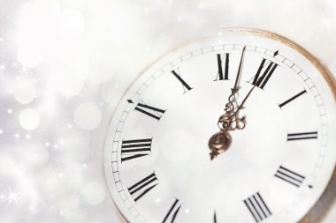 yıldızlar ve kar taneleri ile eski saat