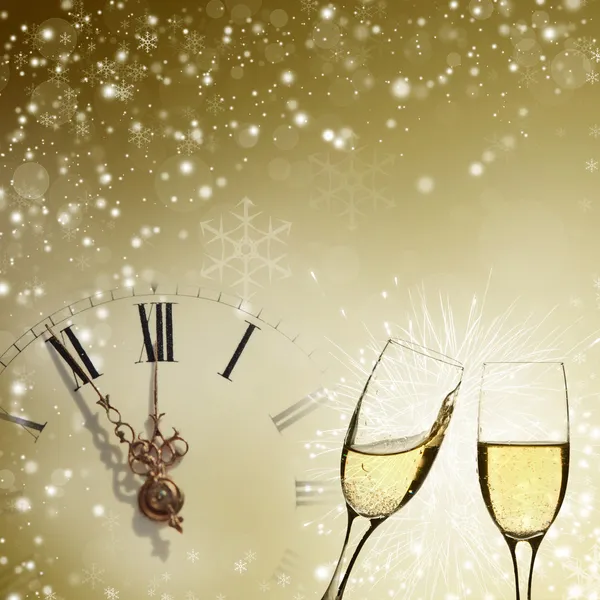 Glas champagne tegen vakantieverlichting — Stockfoto
