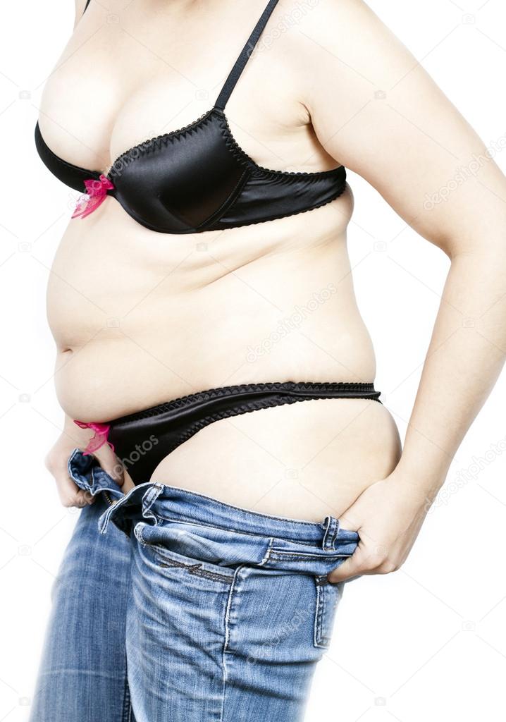 Fat women not fitting in into her jeans