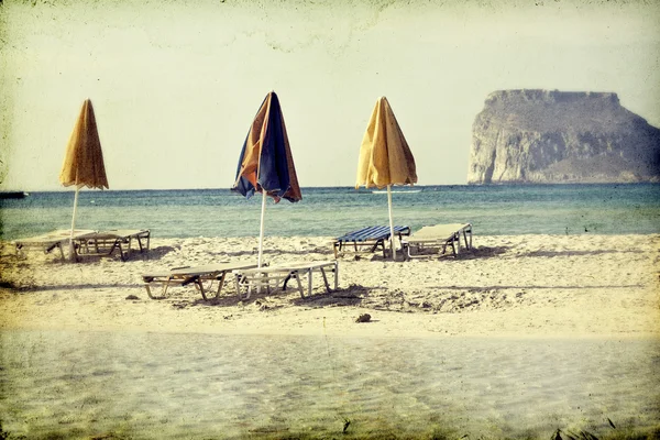 Playa con sombrillas — Foto de Stock