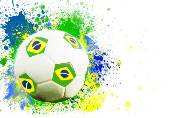 Balón de fútbol y bandera de Brasil — Foto de Stock