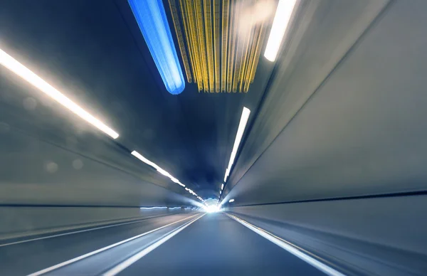 Абстрактный высокотехнологичный тоннель — стоковое фото