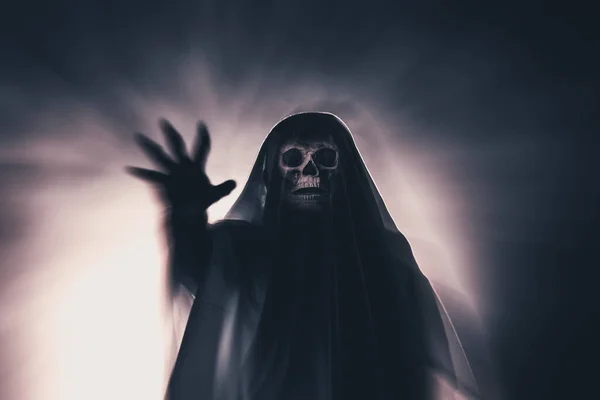 Ijesztő Szellem Sötét Kísérteties Halloween Éjszakán — Stock Fotó