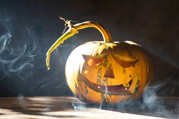 Jack Lámpások Ragyognak Füstös Fantázia Éjszakáján Halloween Háttér — Stock Fotó