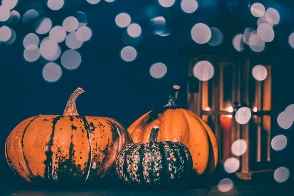 Höstpumpa Halloween Och Thanksgiving Bakgrund Orange Pumpor Över Träbord — Stockfoto