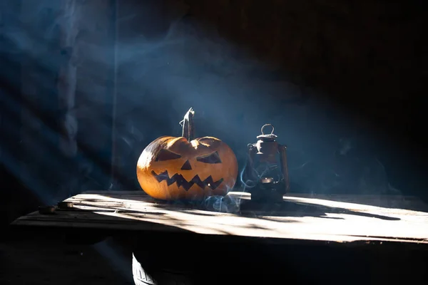 Jack Lanterns Brillando Noche Fantasía Ahumada Fondo Halloween —  Fotos de Stock