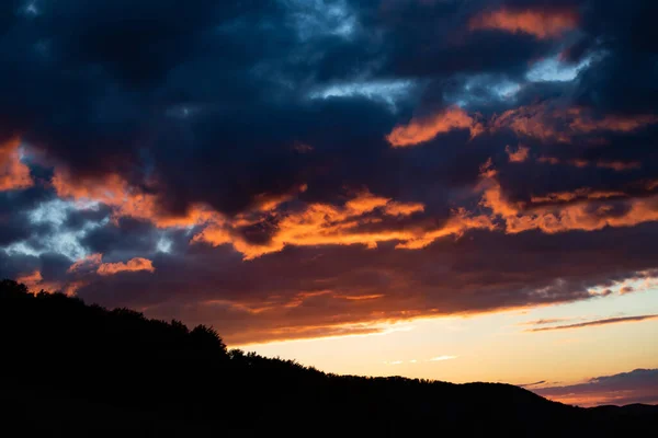 Cielo Tormentoso Dramático Con Nubes Colores Día Mundial Del Medio — Foto de Stock