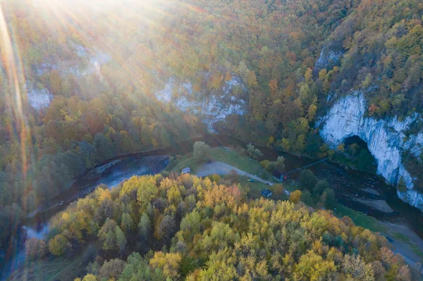 Повітряний Безпілотний Вид Річку Крисул Репеде Недалеко Від Печери Унгурул — стокове фото