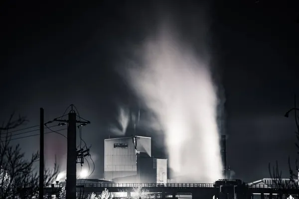 Contaminación Del Aire Las Chimeneas Las Centrales Eléctricas Por Noche — Foto de Stock