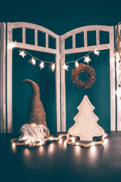 Joyeux Noël Joyeuses Fêtes Mignon Petit Gnome Nordique Avec Lumières — Photo
