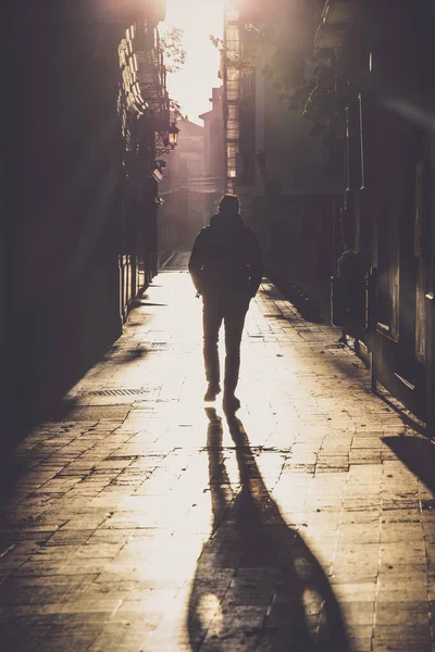 Man Walking Narrow Strees Zaragoza Spain — Stock Fotó