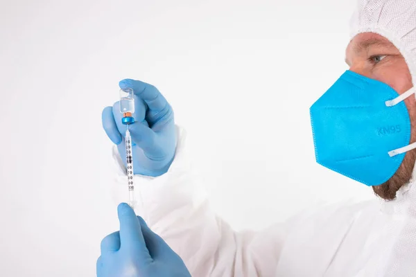 Covid Coronavirus Vaccine Vaccinationskoncept Lægens Hånd Blå Handsker Holder Medicin - Stock-foto