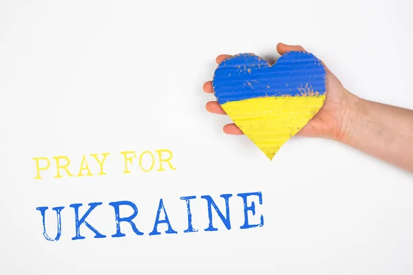 Drapeau Forme Coeur Ukraine Entre Les Mains Des Femmes Priez — Photo