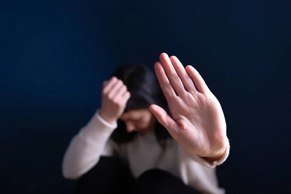 학대받는 인신매매에 가정폭력을 중단하라 — 스톡 사진