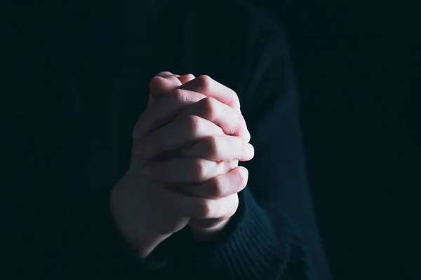 Modlíme Víře Náboženství Víru Boha Tmavém Pozadí Síla Naděje Lásky — Stock fotografie