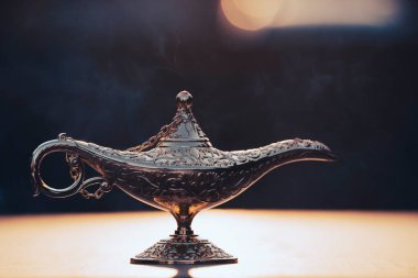 Ramazan Kareem, Müslüman kutsal ayı kutlayan tebrik kartı ve Aladdin 'in dilek lambası.