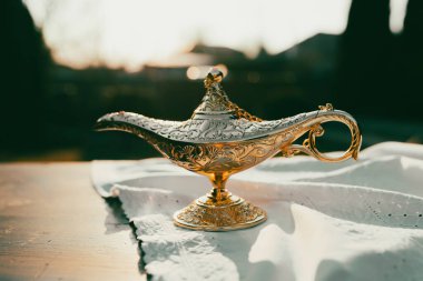 Ramazan Kareem, Müslüman kutsal ayı kutlayan tebrik kartı ve Aladdin 'in dilek lambası.