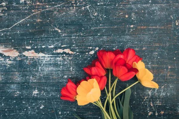 Tulpen Houten Achtergrond Met Ruimte Voor Bericht Moederdag Achtergrond Bovenaanzicht — Stockfoto