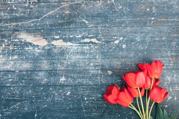 Tulpen Houten Achtergrond Met Ruimte Voor Bericht Moederdag Achtergrond Bovenaanzicht — Stockfoto